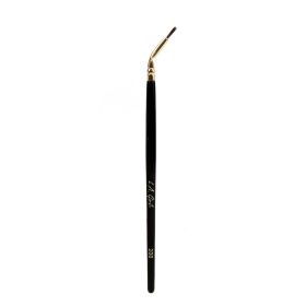 L.A. GIRL Pro Brush (Color: Angled Liner Brush)